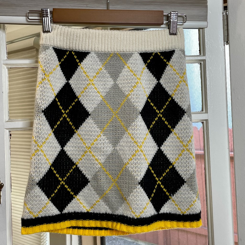 Fashion Nova Yellow, Black, And Grey Plaid Argyle Knit Mini Skirt Size Medium